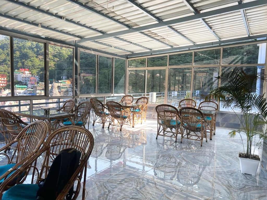 Hotel Manikut Rishikesh Luaran gambar